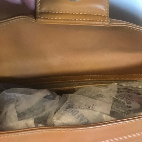 Gucci Crossbody - Picture 7 of 9